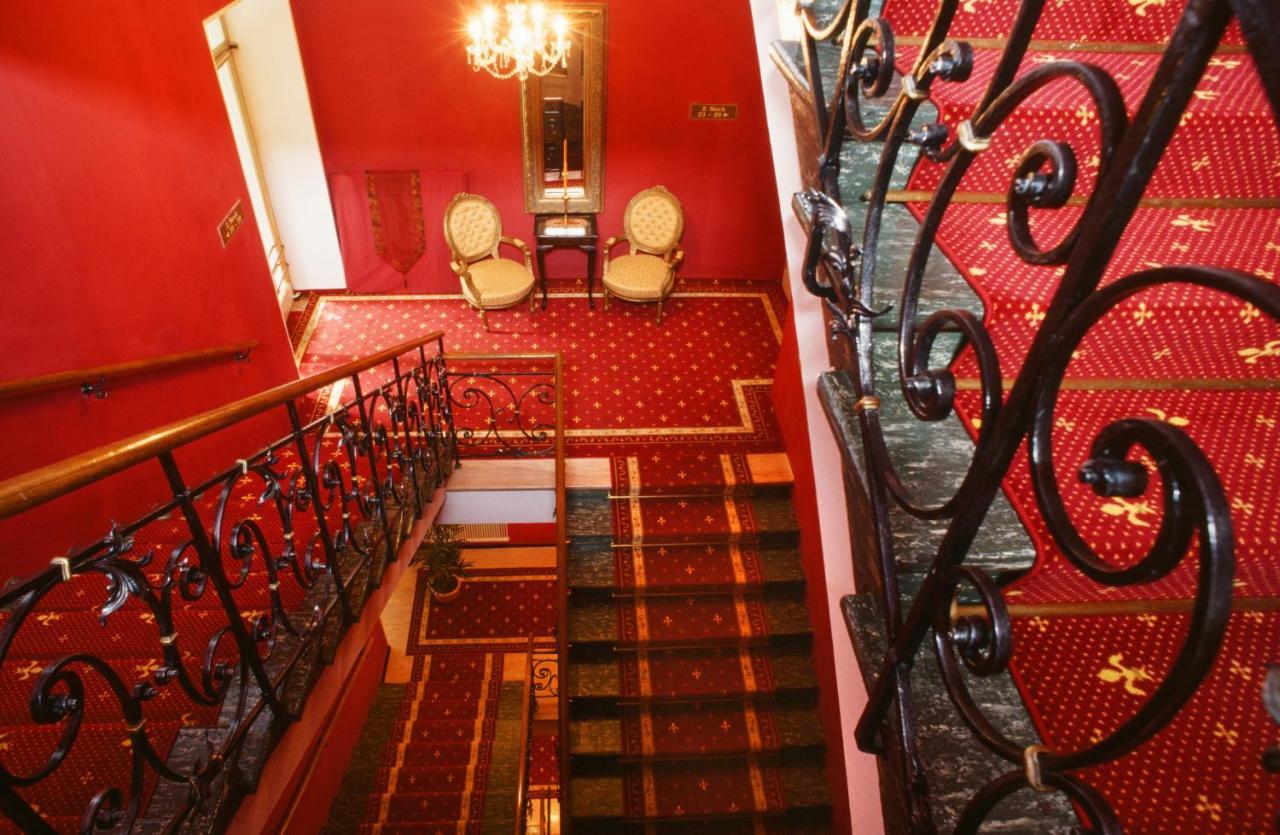 Hotel Excelsior & Kurhaus 3*